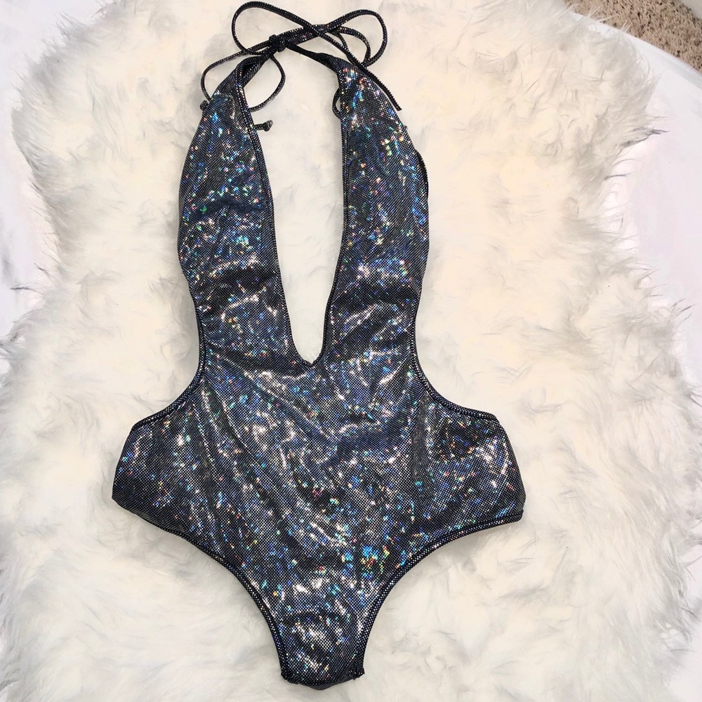 iheart raves silver holographic body suit!